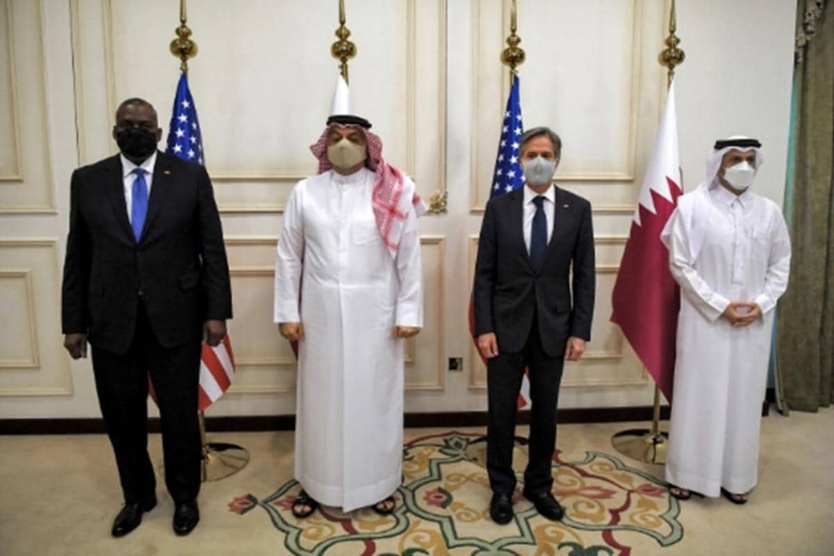 Los ministros de Defensa y de Relaciones Exteriores de Qatar junto a sus homólogos estadounidenses (Fuente: Aljazeera.com)