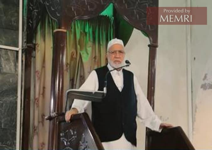 Jeque Osama Al-Rifa'i predicando en la mezquita A'zaz (Fuente: Facebook.com/syrian.islamic.counci, 10 de agosto, 2021)