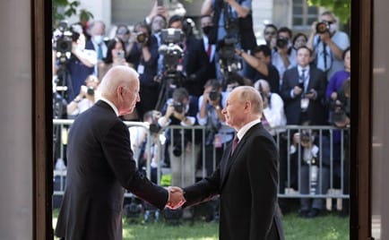 El presidente ruso Vladimir Putin junto al presidente Joe Biden en Ginebra (Fuente: Kremlin.ru, 16 de junio, 2021)