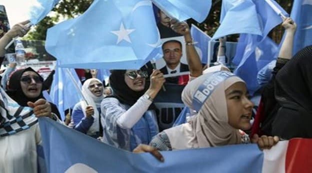 Uigures en Turquía protestan por el tratado de extradición existente con China (Fuente: Indianexpress.com)