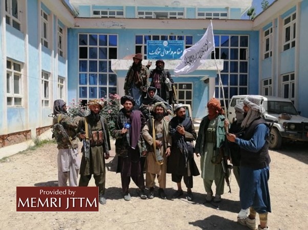 12 de junio, 2021: La sede del distrito de Tolak en la provincia Ghor cae en manos de los talibanes
