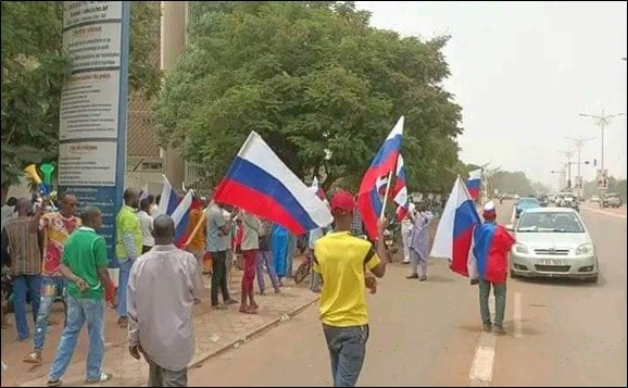 Manifestación de Faso Lagam Taaba Zaka (fuente: Facebook.com/Etoumou/)