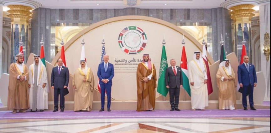 El presidente estadounidense Biden y los jefes de estado árabes en la cumbre de Jeda (Fuente: Al-Jazirah, Arabia Saudita, 17 de junio, 2022)