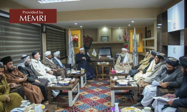 La delegación se reúne con el mulá Abdul Majeed Akhund